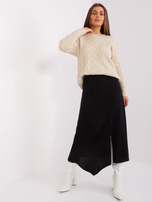 Hurt Beżowy sweter z warkoczami i długim rękawem 