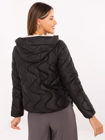 Czarna przejściowa kurtka z kieszeniami