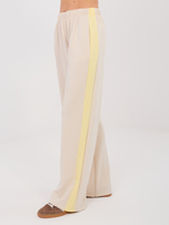 Jasnobeżowy dwuczęściowy komplet ze spodniami RUE PARIS 