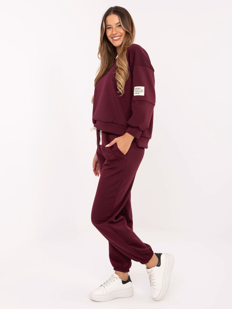 Bordowy komplet ze spodniami joggerami