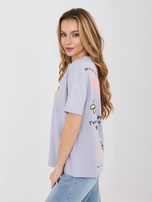 Jasnofioletowy t-shirt z letnim nadrukiem SUBLEVEL 