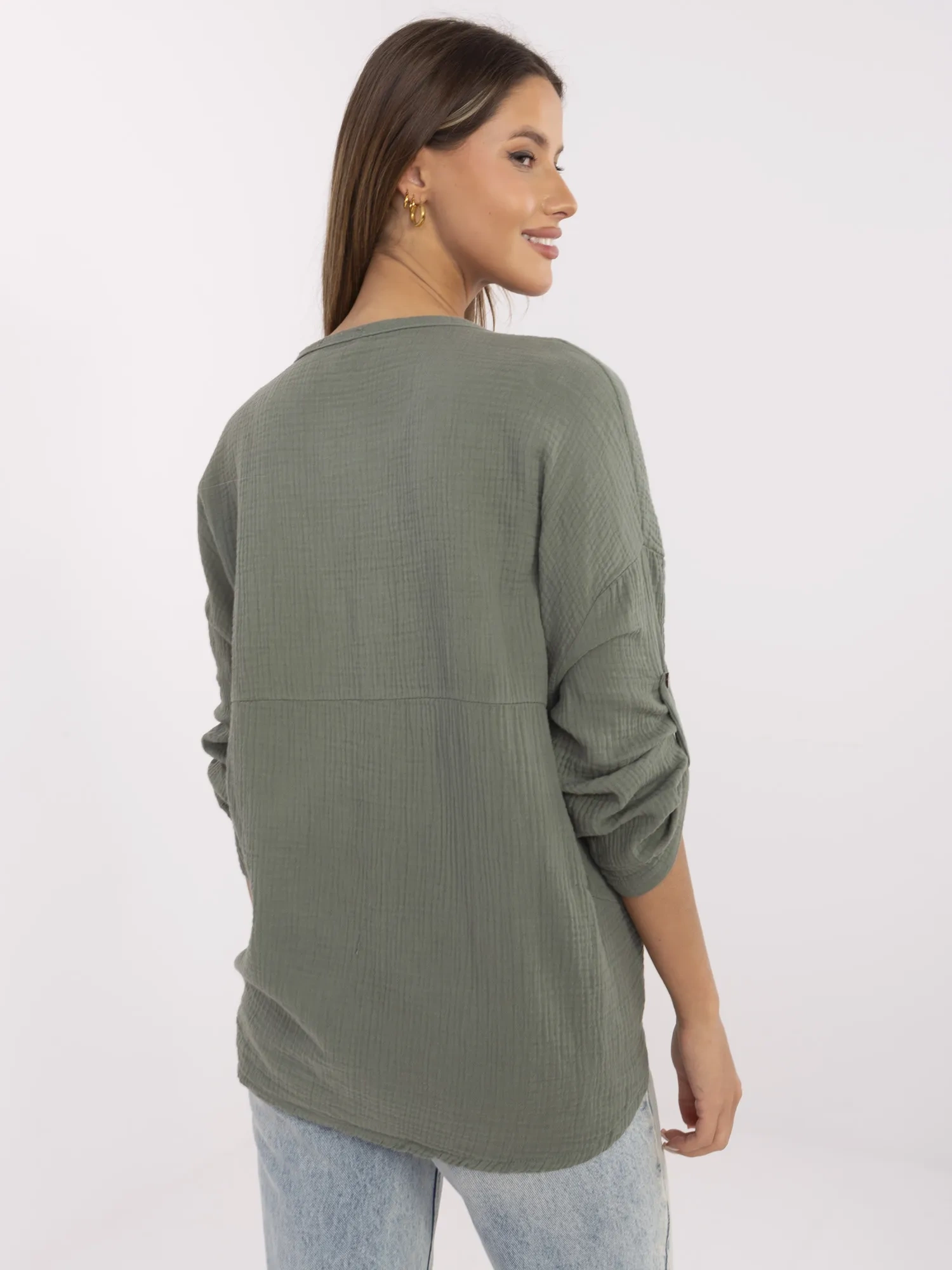 Khakifarbene Baumwollbluse für Damen aus Musselin.