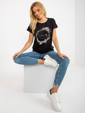 Juodą kasdienę marškinėlius su spausdiniu RUE PARIS.