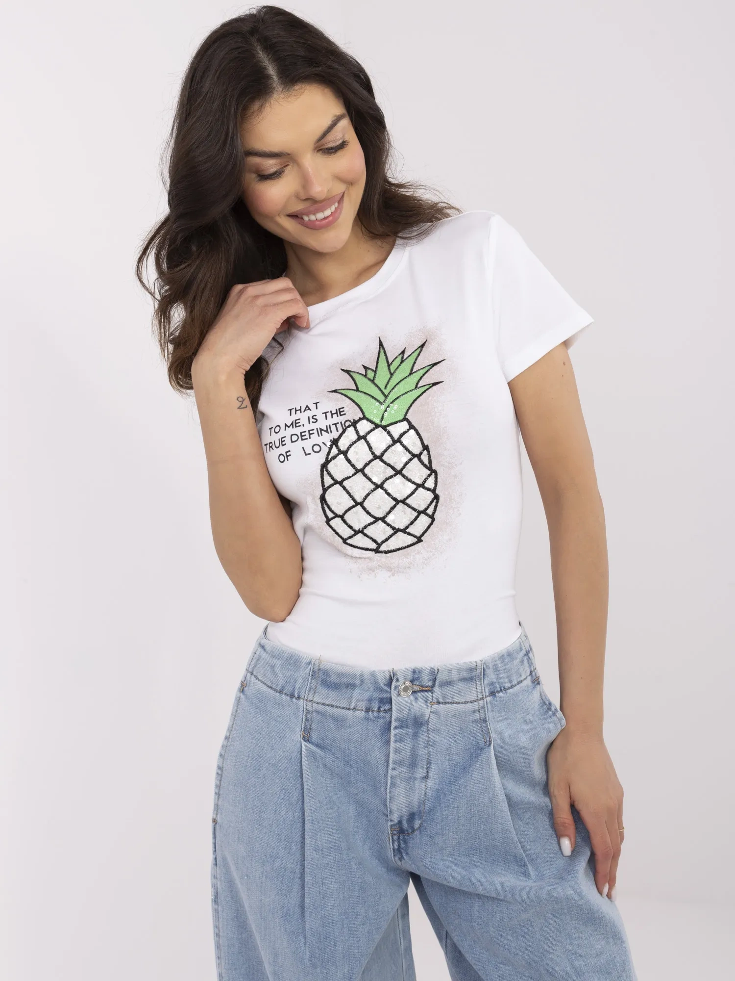 Ecru damski t-shirt z motywem owoców