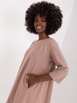 Hurt Ciemnobeżowa luźna sukienka z rękawem 3/4 Dalenne