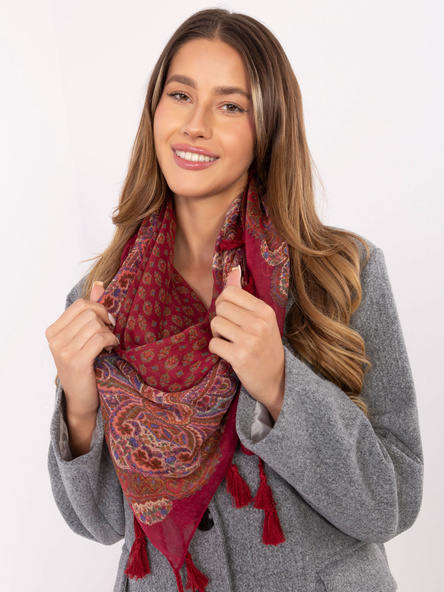 Burgundy women's scarf with fringes.