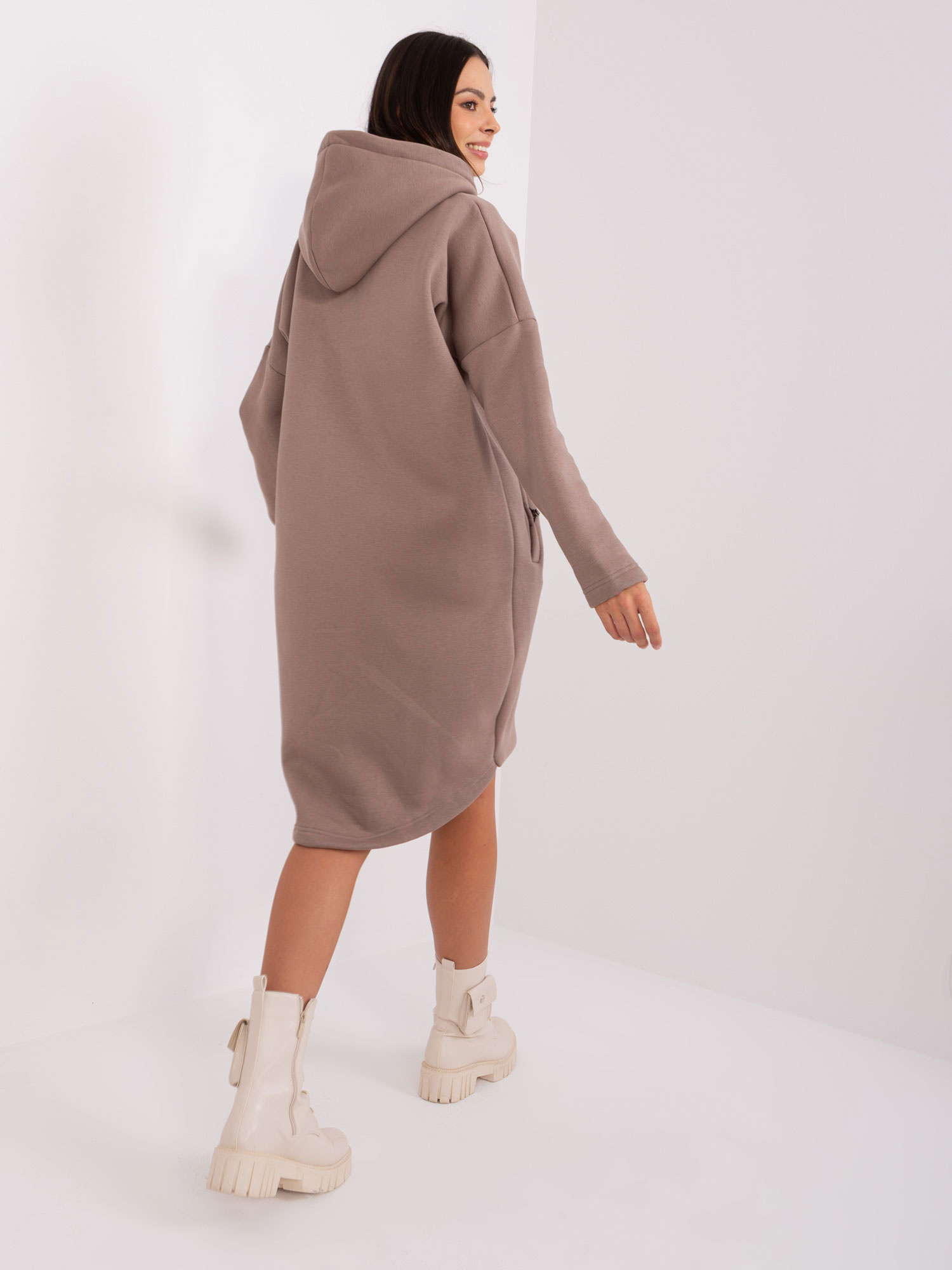 Ciemnobeżowa bluza basic z kapturem Tina RUE PARIS