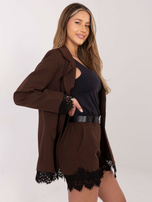 Brązowe garniturowe szorty z koronką