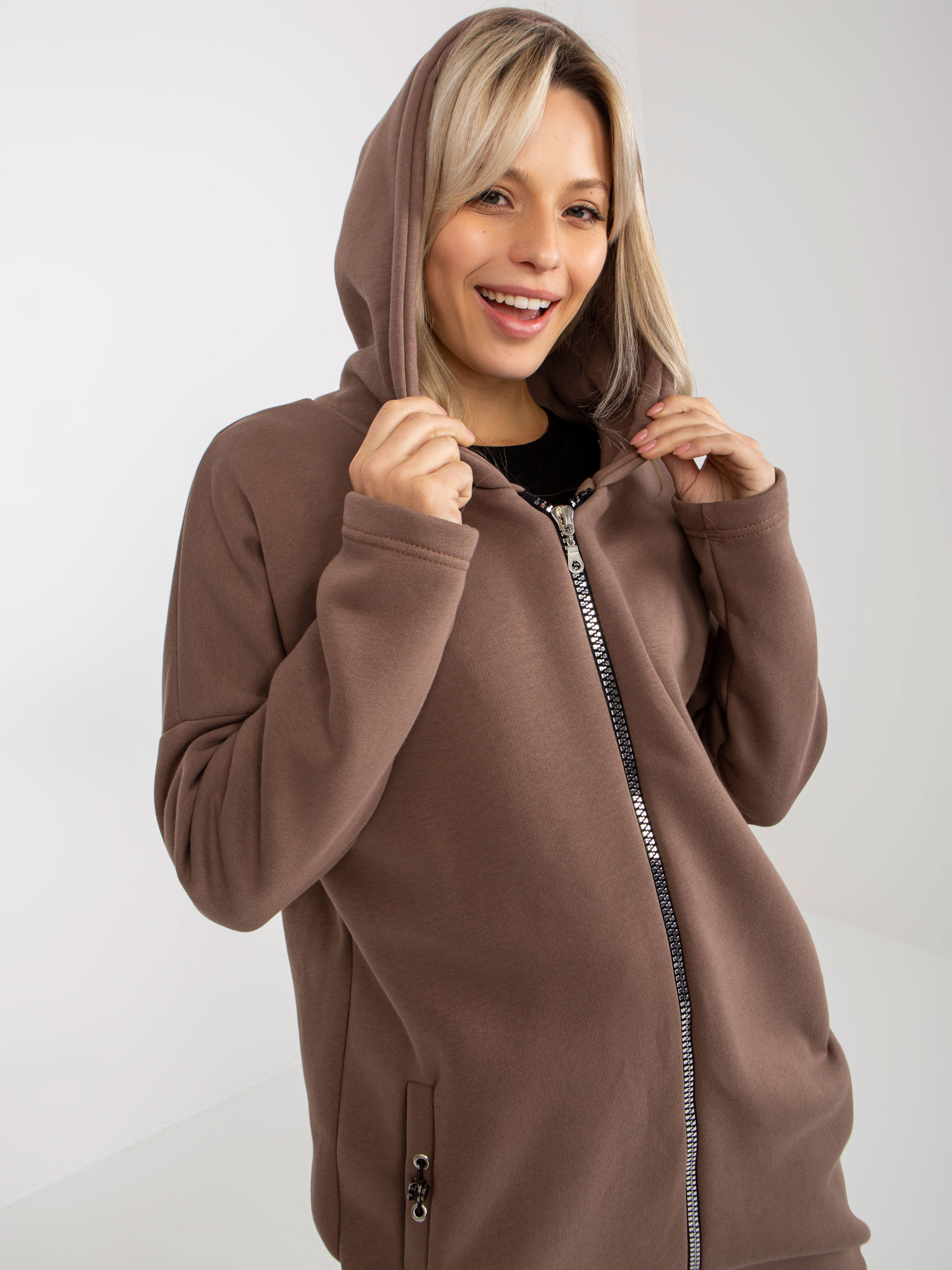 Brązowa rozpinana długa bluza basic z kapturem Tina RUE PARIS