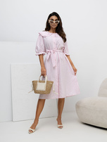 Jasnoróżowa midi sukienka szmizjerka w kratkę