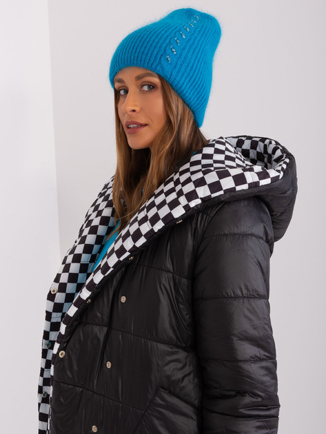 Hurtownia Jasnoniebieska czapka damska z aplikacjami