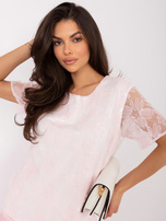 Jasnoróżowa elegancka bluzka z krótkim rękawem
