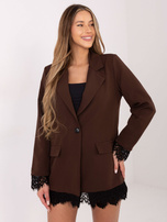 Brązowa marynarka z koronkowym wykończeniem