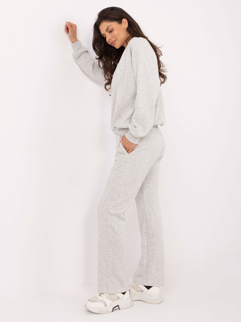 Hurtownia Jasnoszary melanżowy komplet dresowy z naszywką