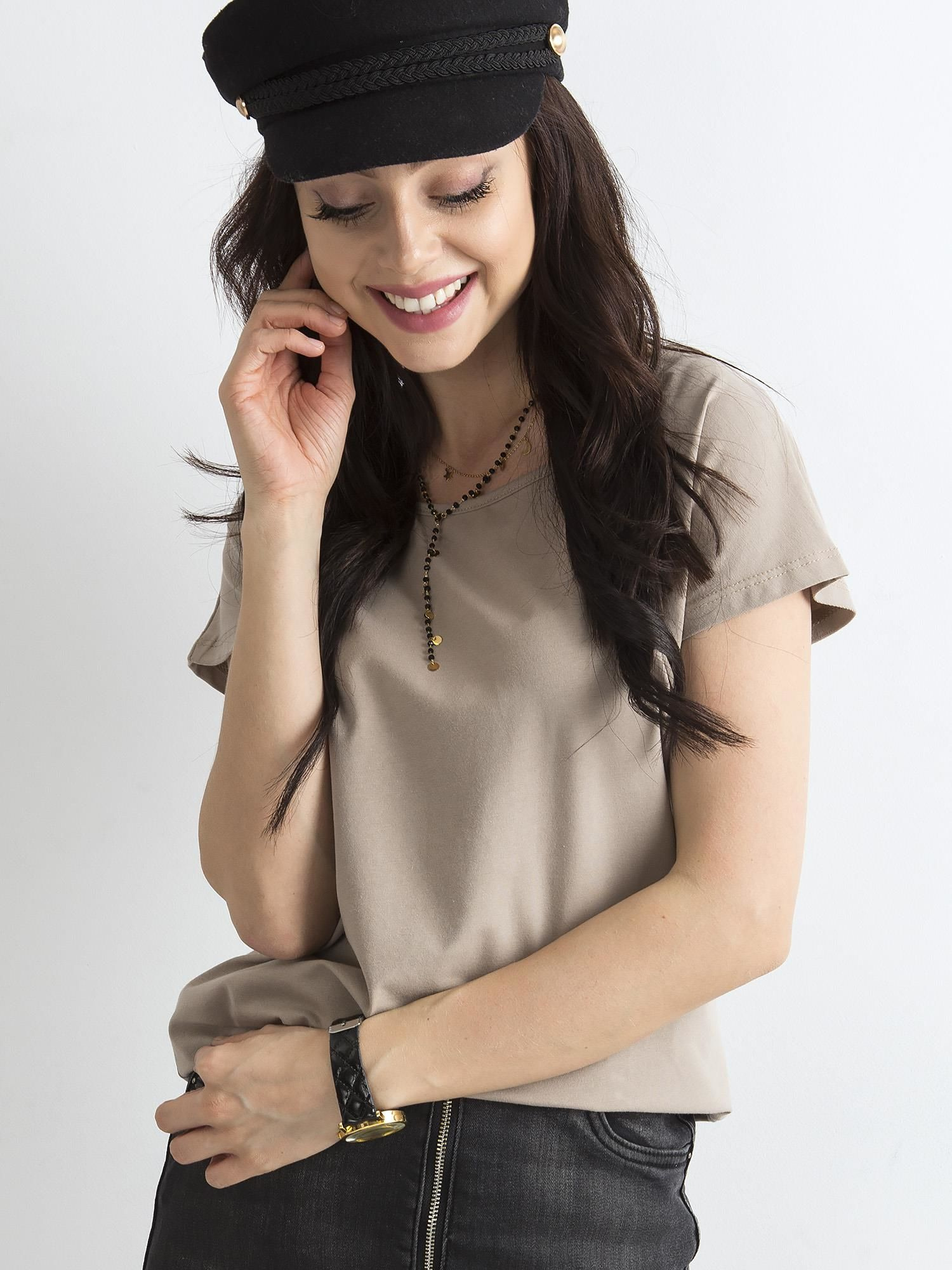 Dark beige Circle t-shirt.