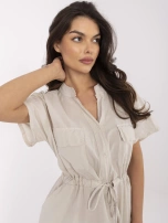 Beżowa rozkloszowana sukienka z kieszeniami