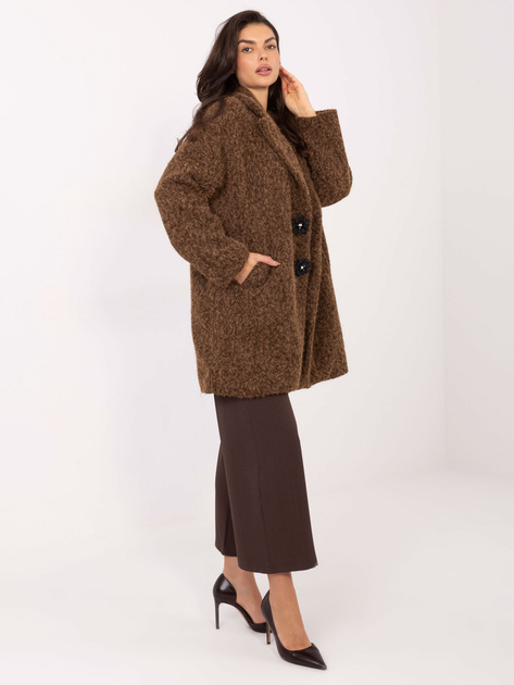 Brązowy płaszcz z odpinanymi broszkami
