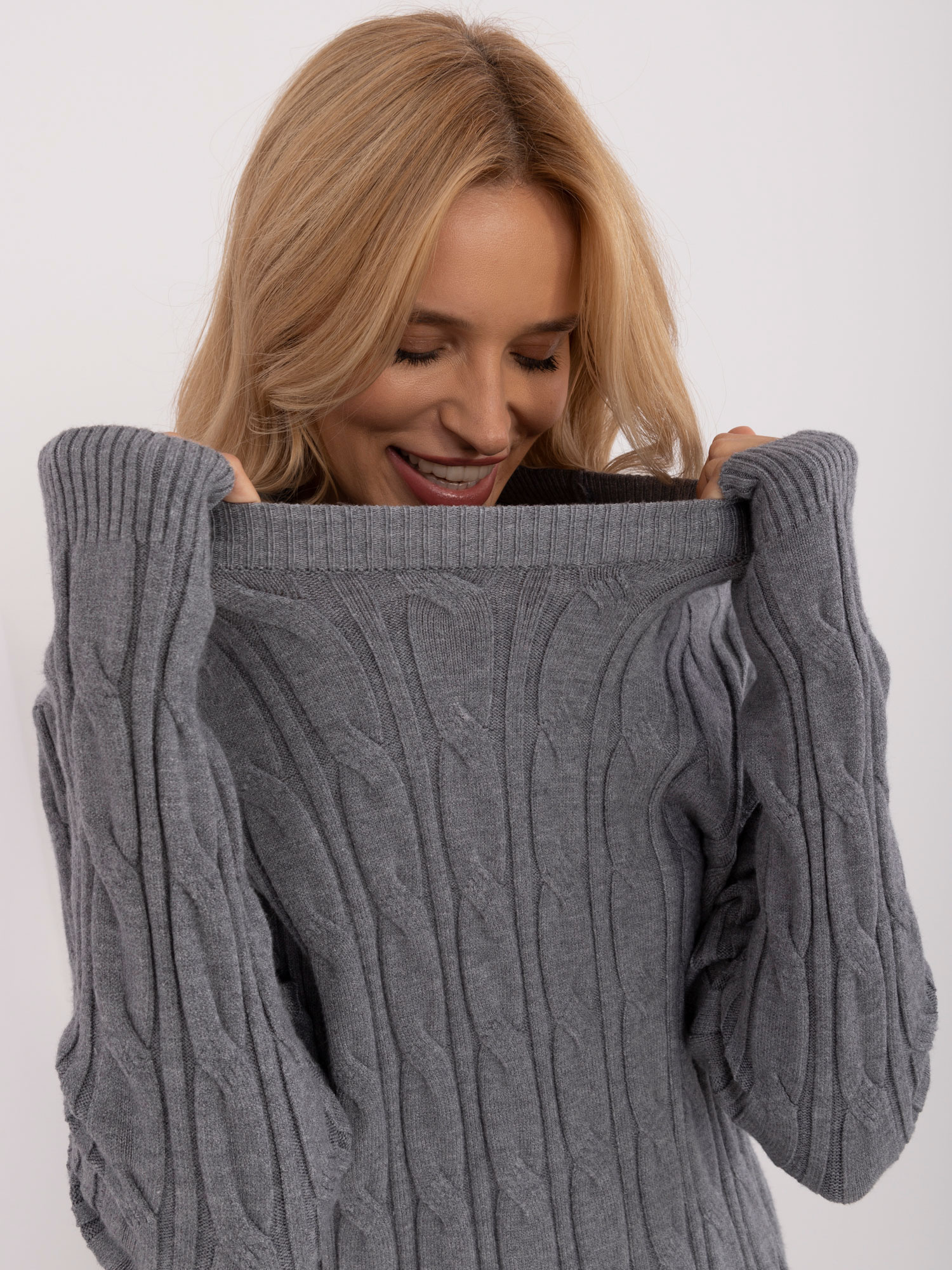 Sweter ciemny szary