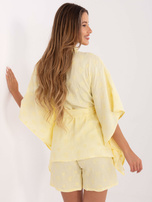 Jasnożółty komplet z koszulą o kroju kimono
