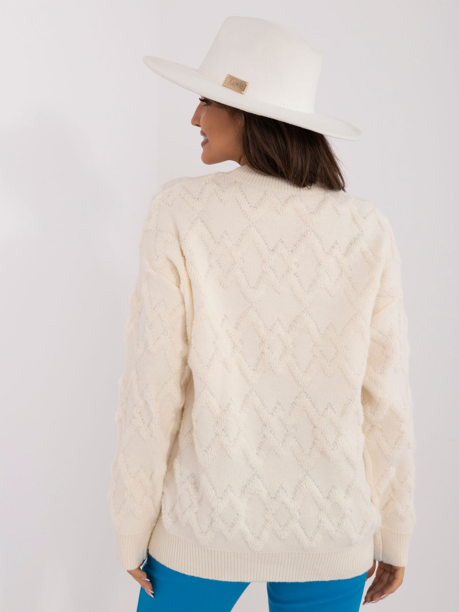 Hurtownia Ecru damski sweter oversize ze ściągaczami