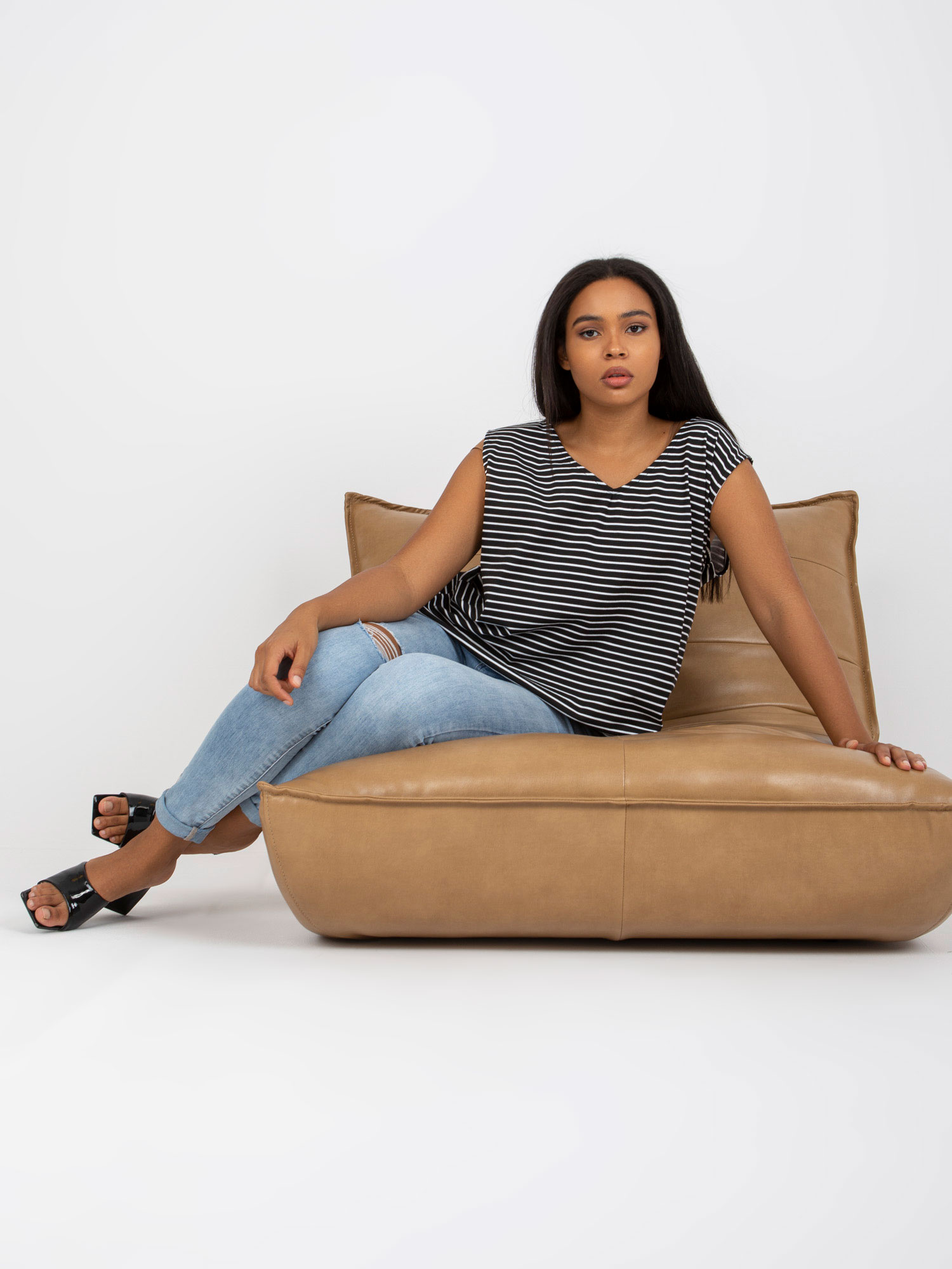 Czarno-biały luźny top plus size
