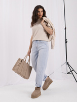 Helle beige Basic-Pullover mit Rundhalsausschnitt.
