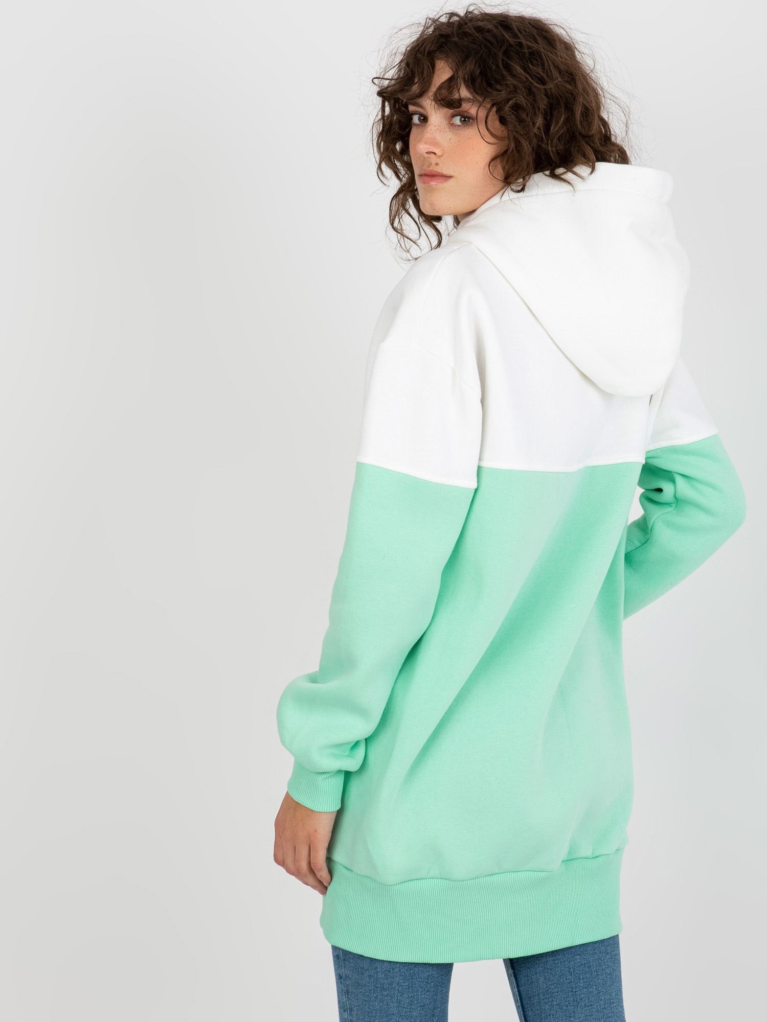 Ecru-miętowa dresowa długa bluza basic z kapturem