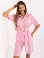 Jasnoróżowy letni komplet z rozpinaną koszulą