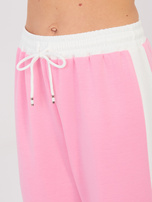 Różowy casualowy komplet z aplikacjami RUE PARIS 