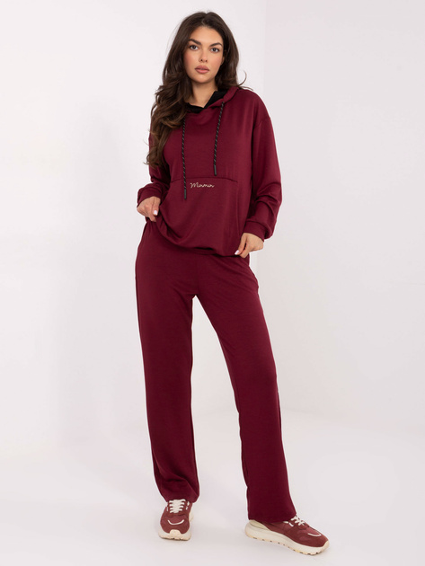 Bordowy dresowy komplet z haftem