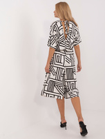 Hurt Ecru kopertowy kombinezon ze spodniami typu culotte