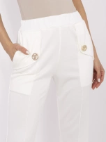 Ecru dresowe spodnie dzwony z wiskozą