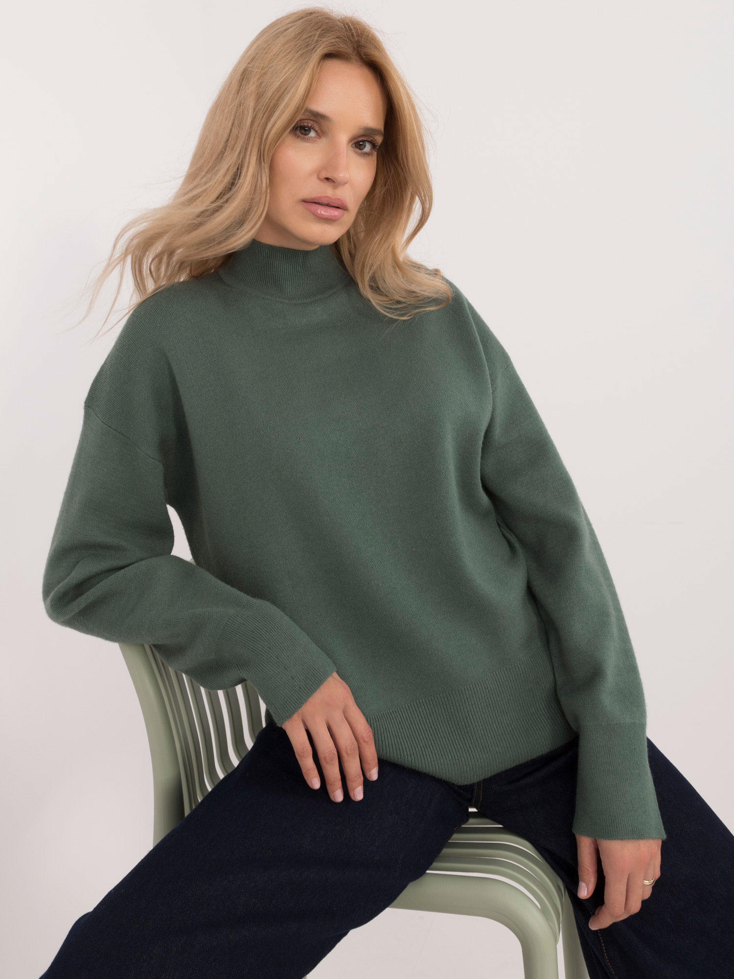 Sweter ciemny zielony