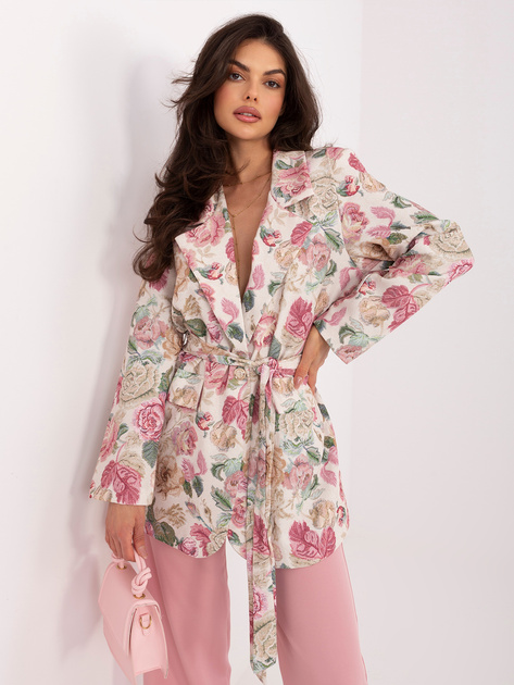 Różowa elegancka marynarka z wiązanym paskiem