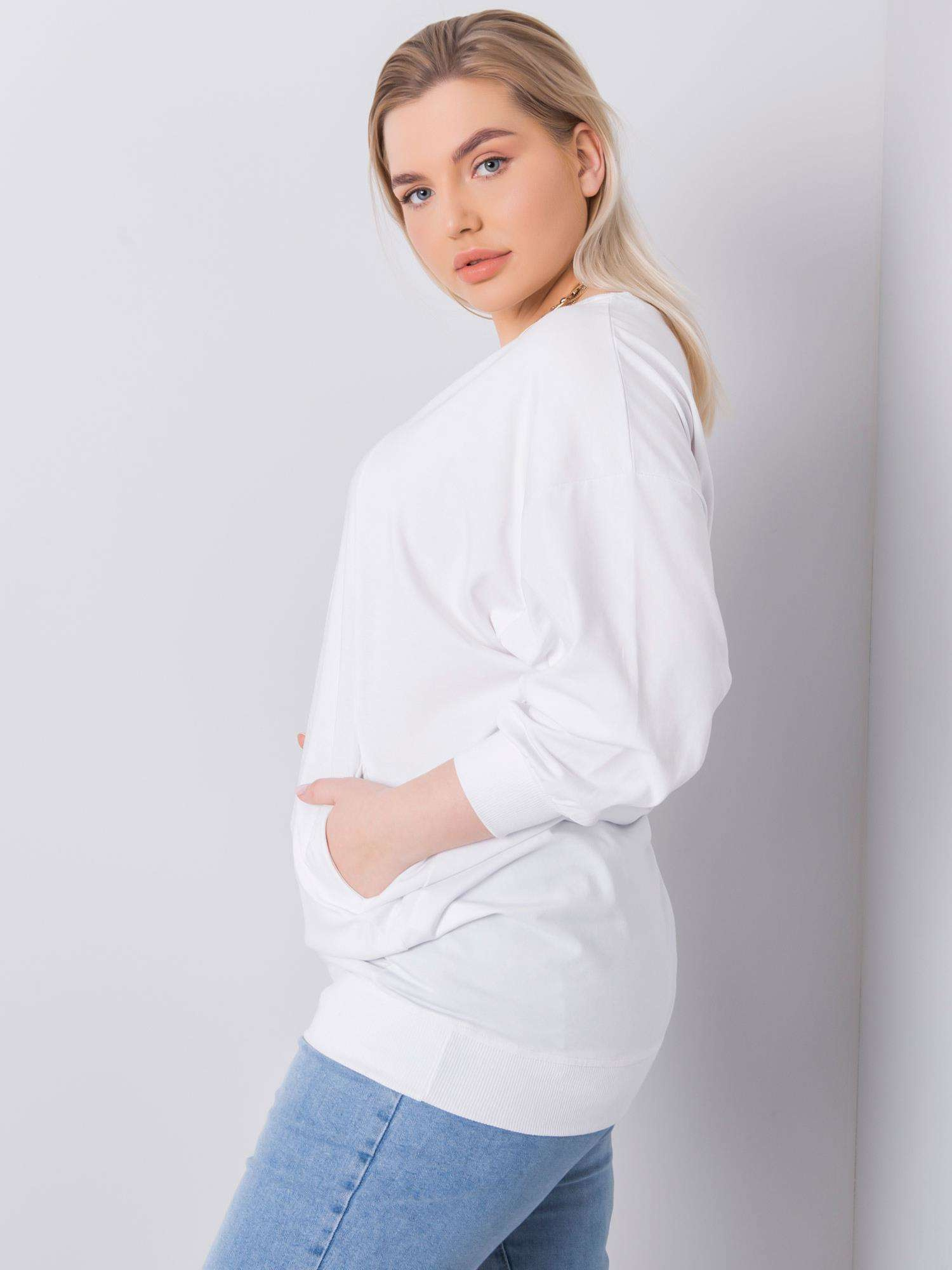 Weiße Bluse in Übergröße mit Applikation Messina.