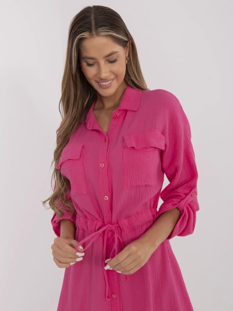 Fuksjowa muślinowa sukienka z kołnierzykiem