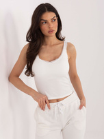 Ecru krótki top z koronkowym wykończeniem