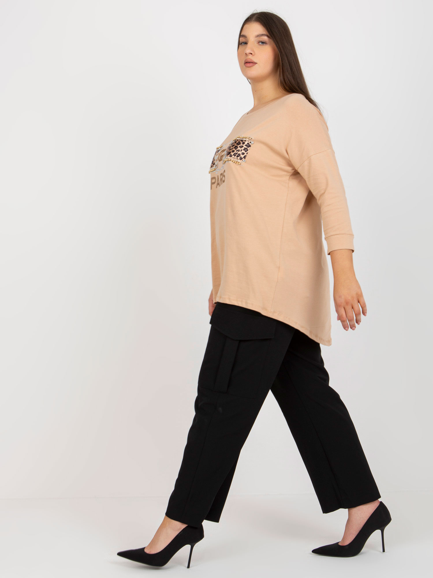 Didmeninė bežė moteriška medvilninė bluzonė plus size.