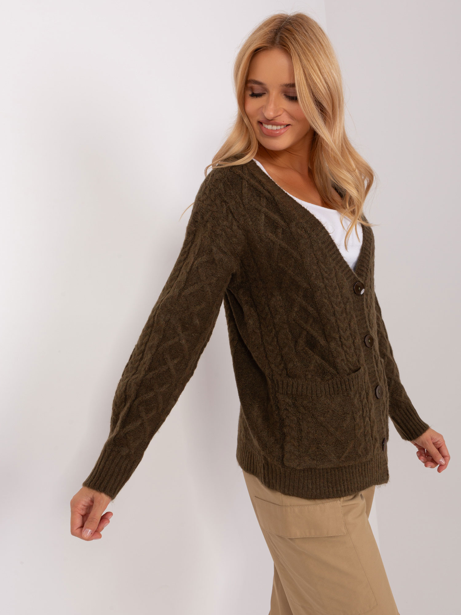 Khaki sweter dzianinowy na guziki