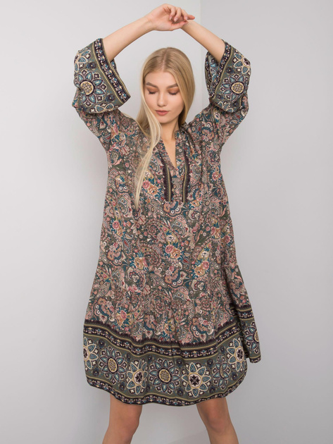 Khaki sukienka we wzory z falbaną Claremont OCH BELLA