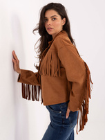 Kamelfarbene Wildlederjacke im Country-Stil.