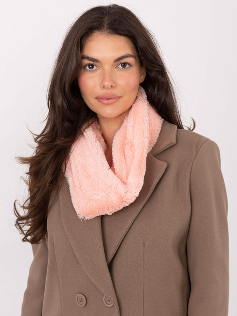 Brzoskwiniowy przyjemny w dotyku komin