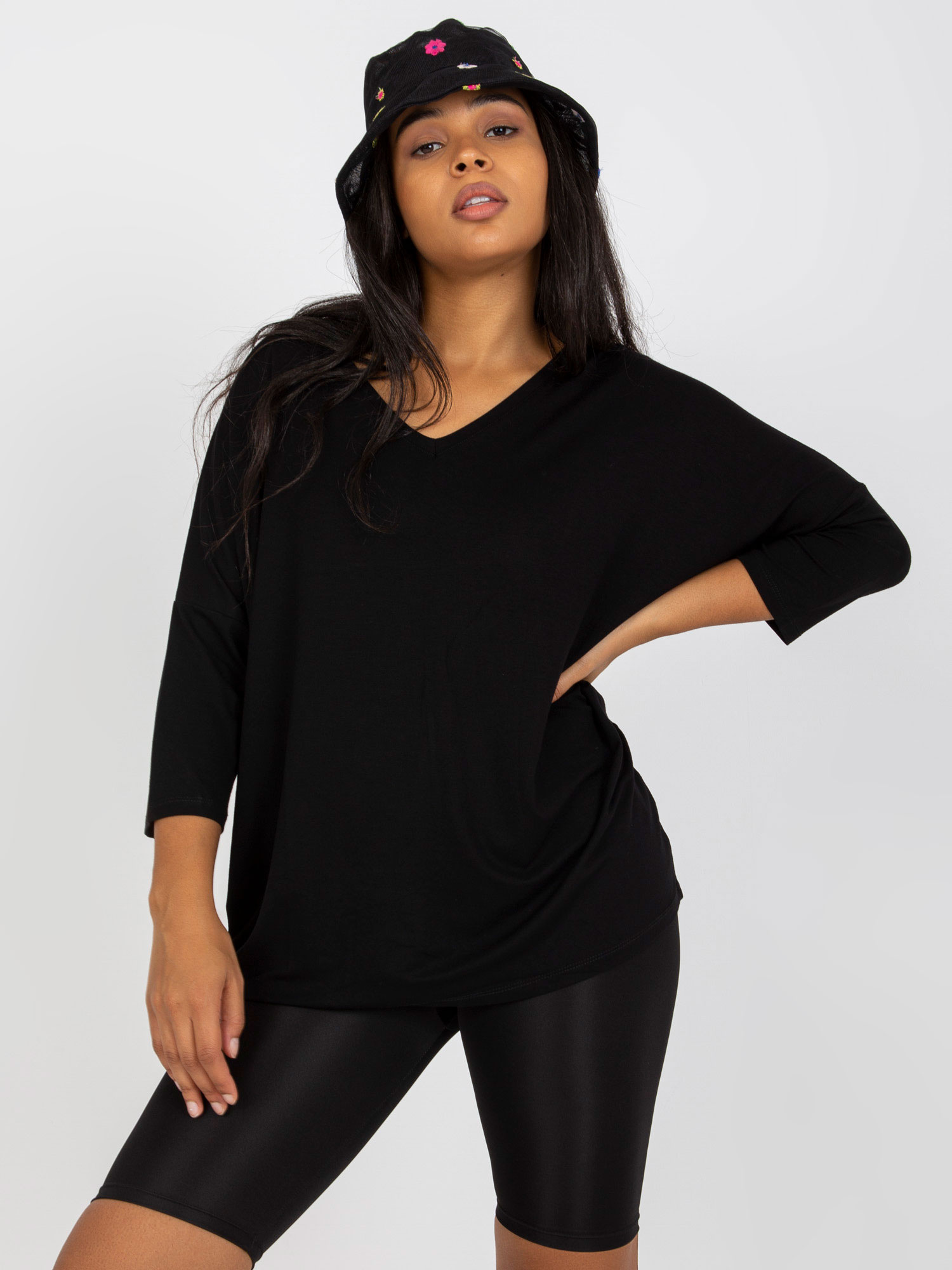 Czarna codzienna bluzka plus size z rękawem 3/4