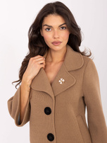 Camelowy płaszcz z zapięciem na guziki RUE PARIS