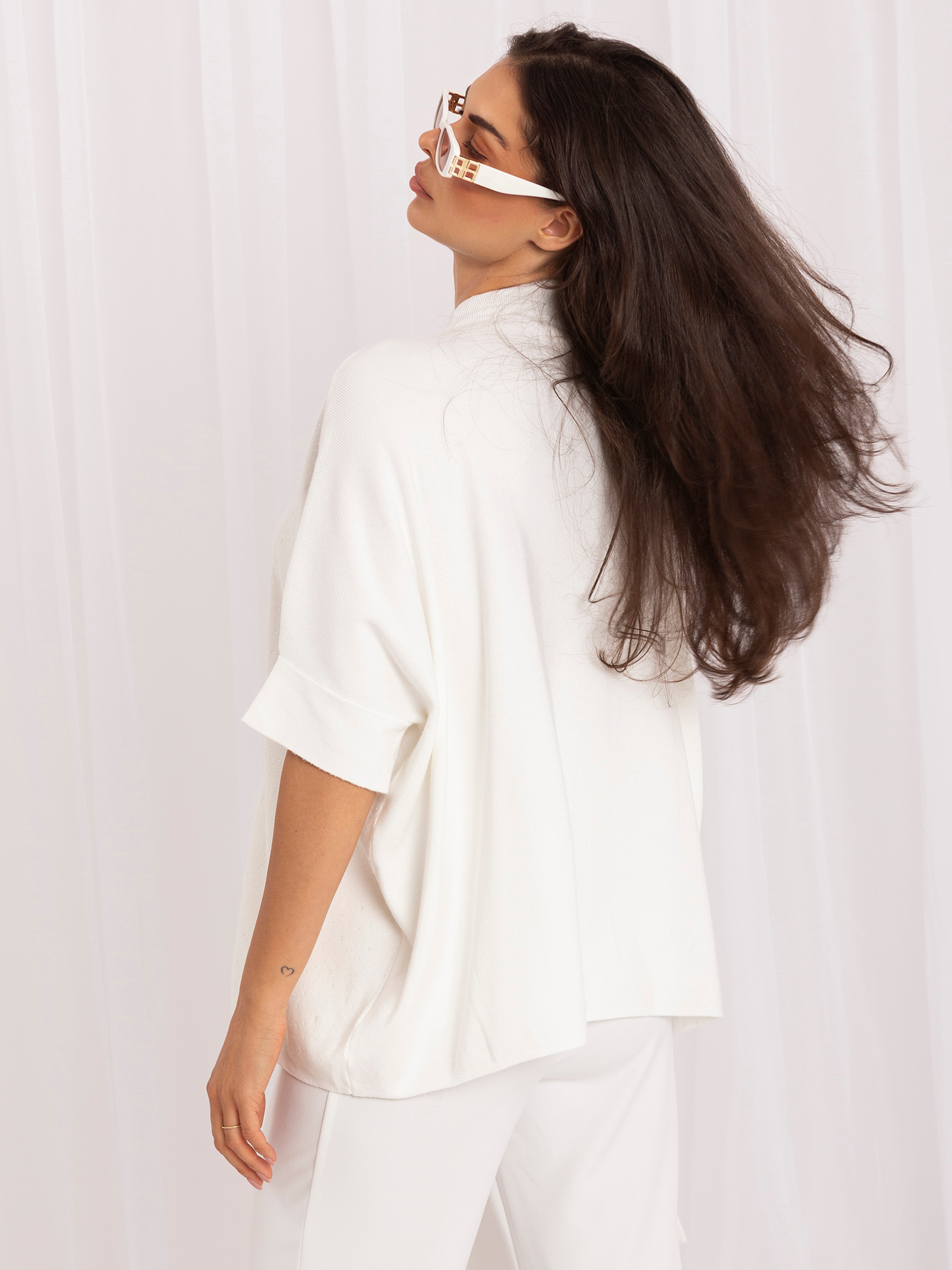Sweter ecru