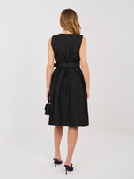 Czarna koktajlowa sukienka z fakturowej tkaniny RUE PARIS