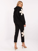 Hurt Czarny dresowy komplet ze wstawkami w kwiaty