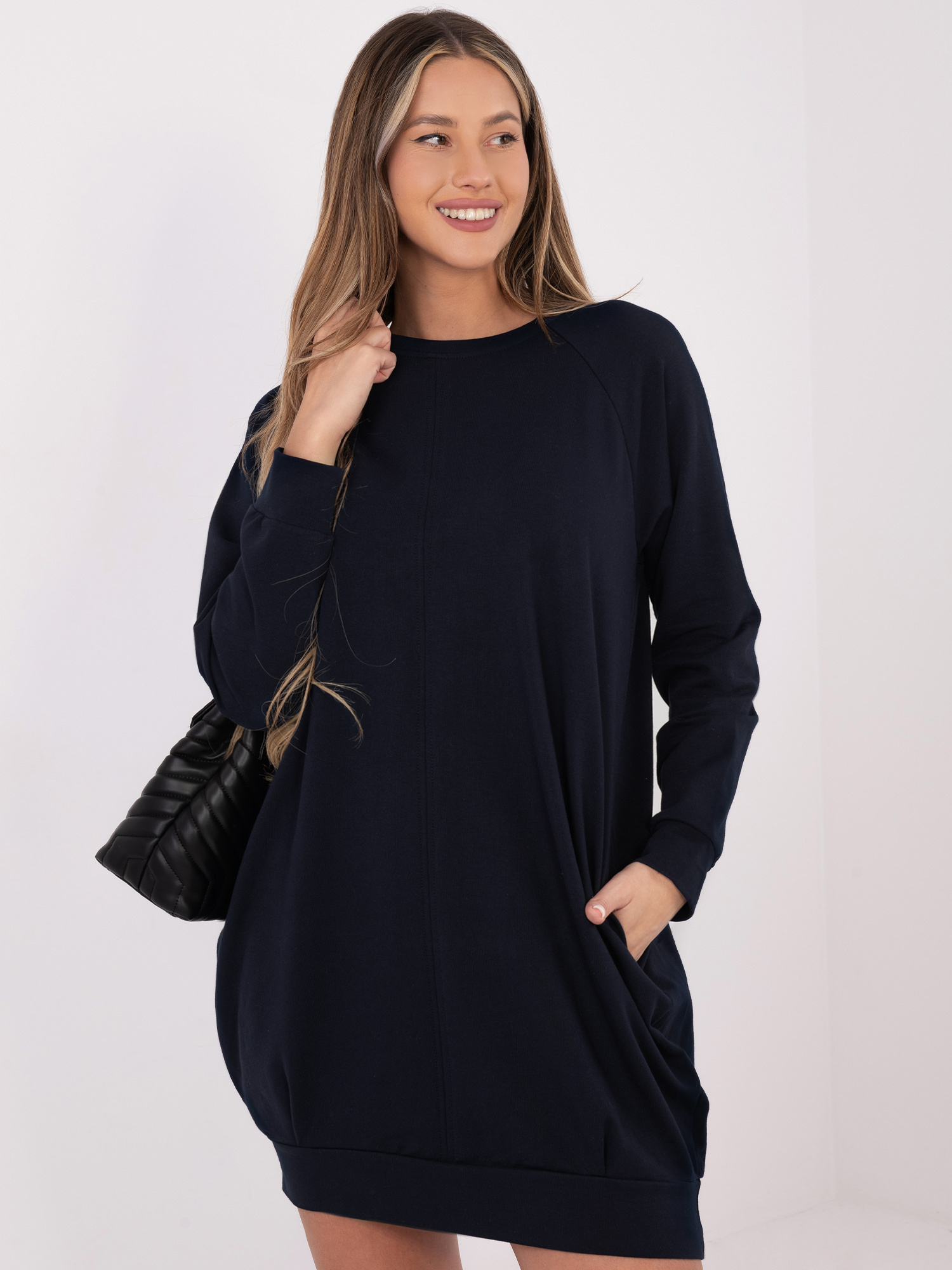 Granatowa dresowa sukienka z kieszeniami BASIC FEEL GOOD 