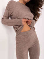 Ciemnobeżowy sweterkowy komplet ze spodniami 