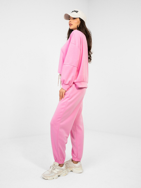 Pastelowy różowy dwuczęściowy komplet z naszywką